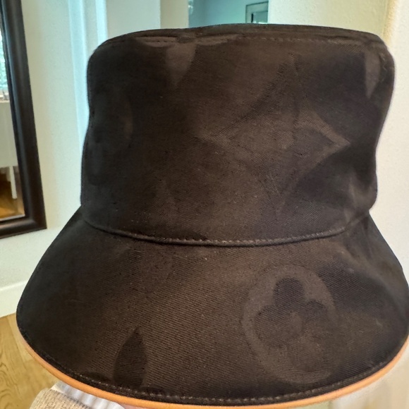LOUIS VUITTON Bucket Hat Daily Glam Black Beige M7164M MED - Picture 6 of 13